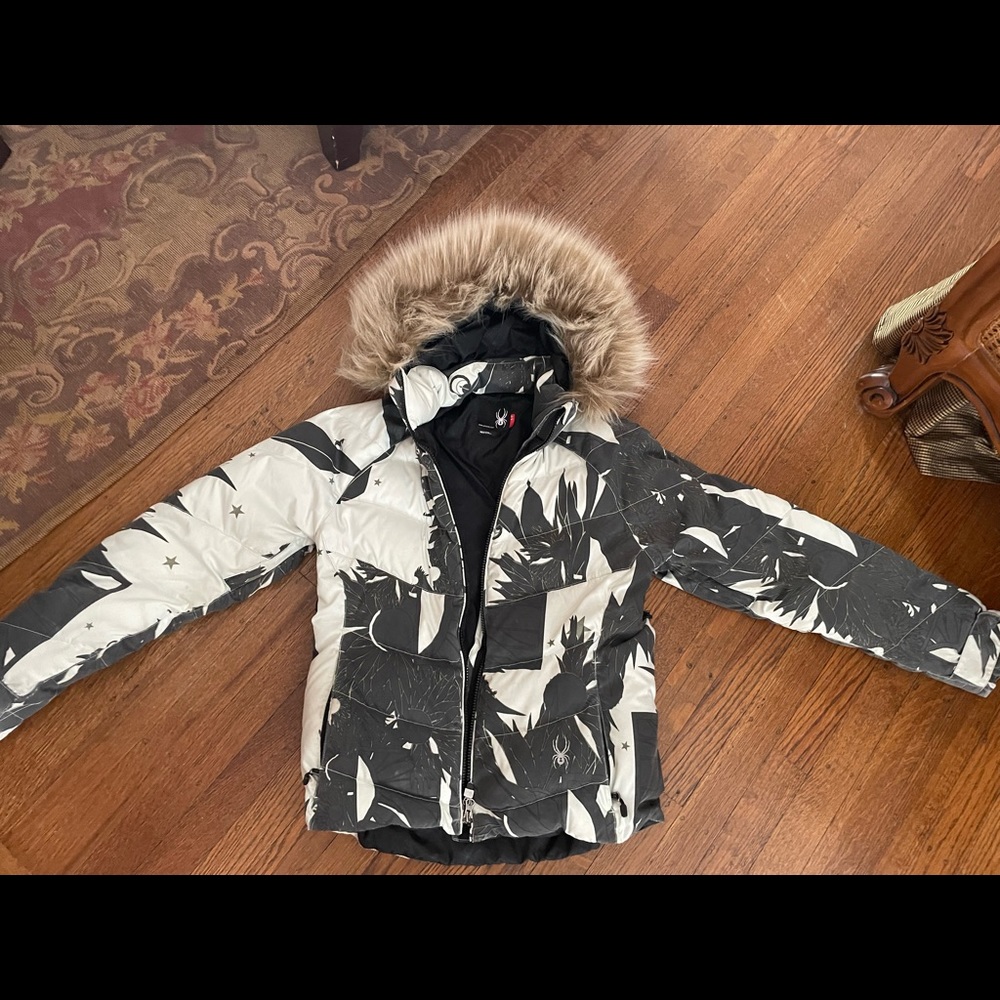 Spyder Women’s Ski Jacket w/ detachable faux fur hood Size small